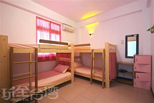 Auberge de jeunesse 七十腳落背包客棧 à Lyudao Extérieur photo
